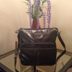 Bundle 2 items fo $30! Relic"Beautiful Purse!